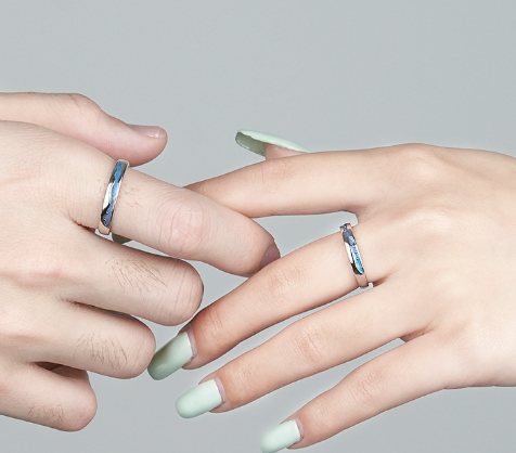Small Feeling Rings - A Stylish Pair